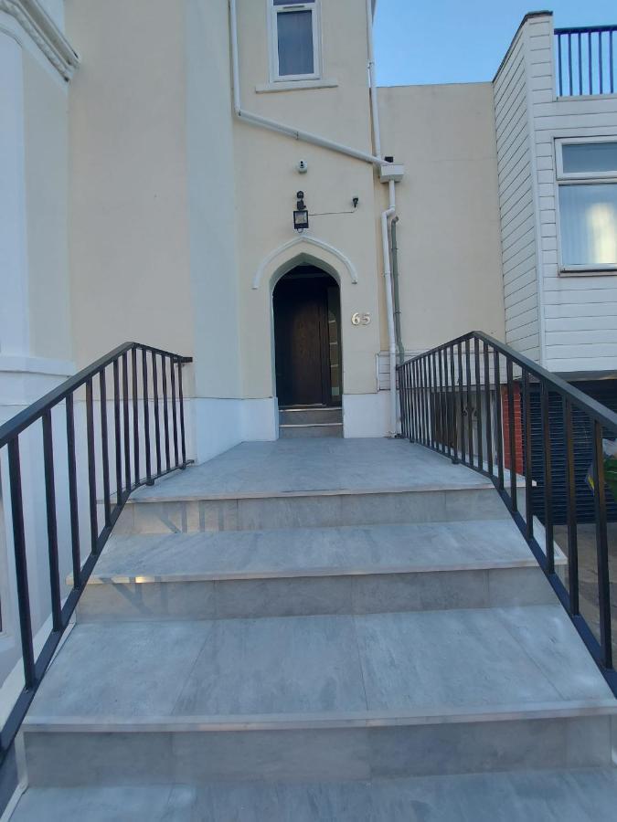 Inn By The Sea, Portsmouth - En Suite Rooms With Or Without Sea View, Onsite Ev 22Kw Eksteriør bilde