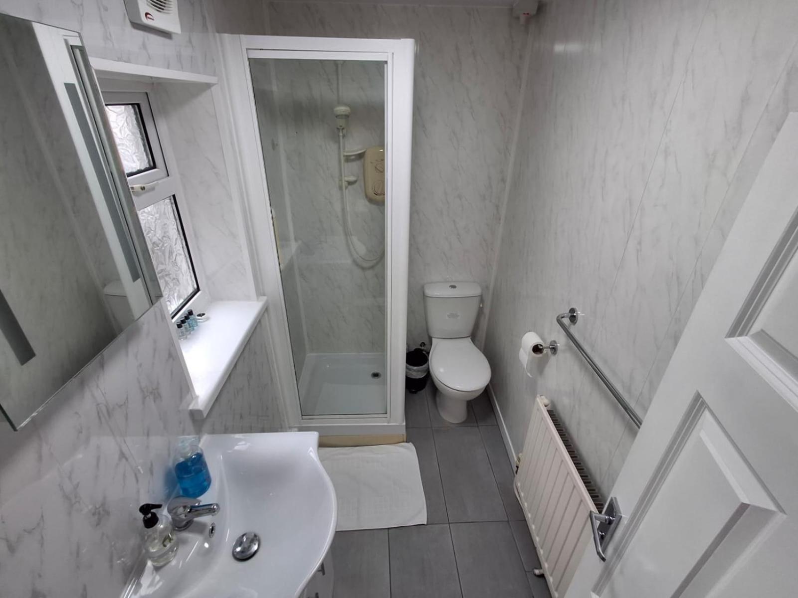 Inn By The Sea, Portsmouth - En Suite Rooms With Or Without Sea View, Onsite Ev 22Kw Eksteriør bilde