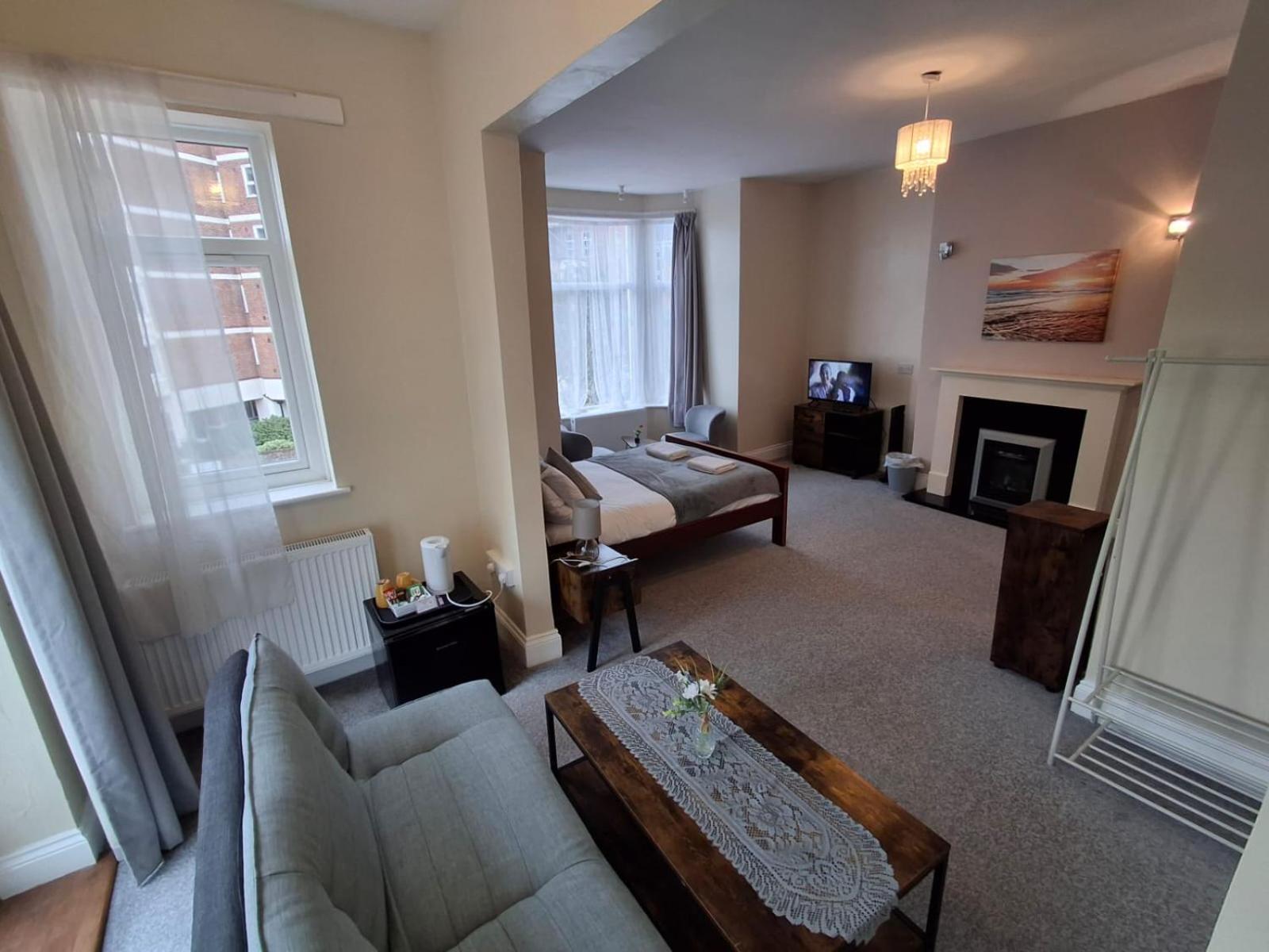 Inn By The Sea, Portsmouth - En Suite Rooms With Or Without Sea View, Onsite Ev 22Kw Eksteriør bilde