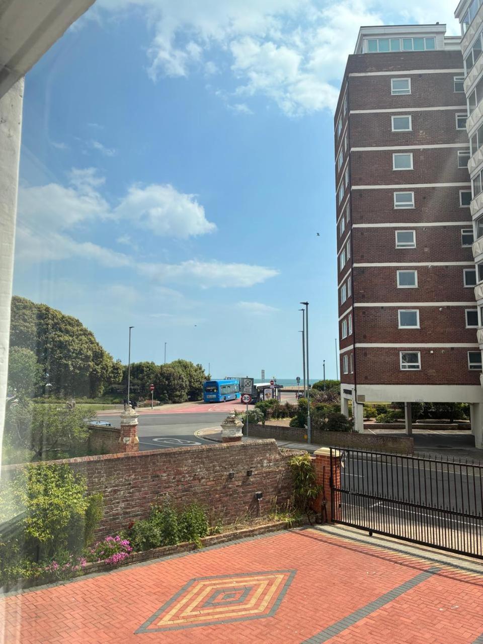 Inn By The Sea, Portsmouth - En Suite Rooms With Or Without Sea View, Onsite Ev 22Kw Eksteriør bilde